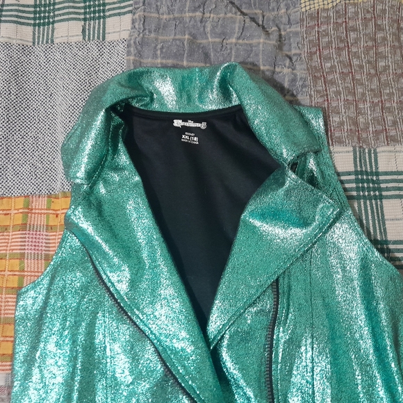 NWOT Disney's Descendants Zip-Up Vest - Picture 5 of 6